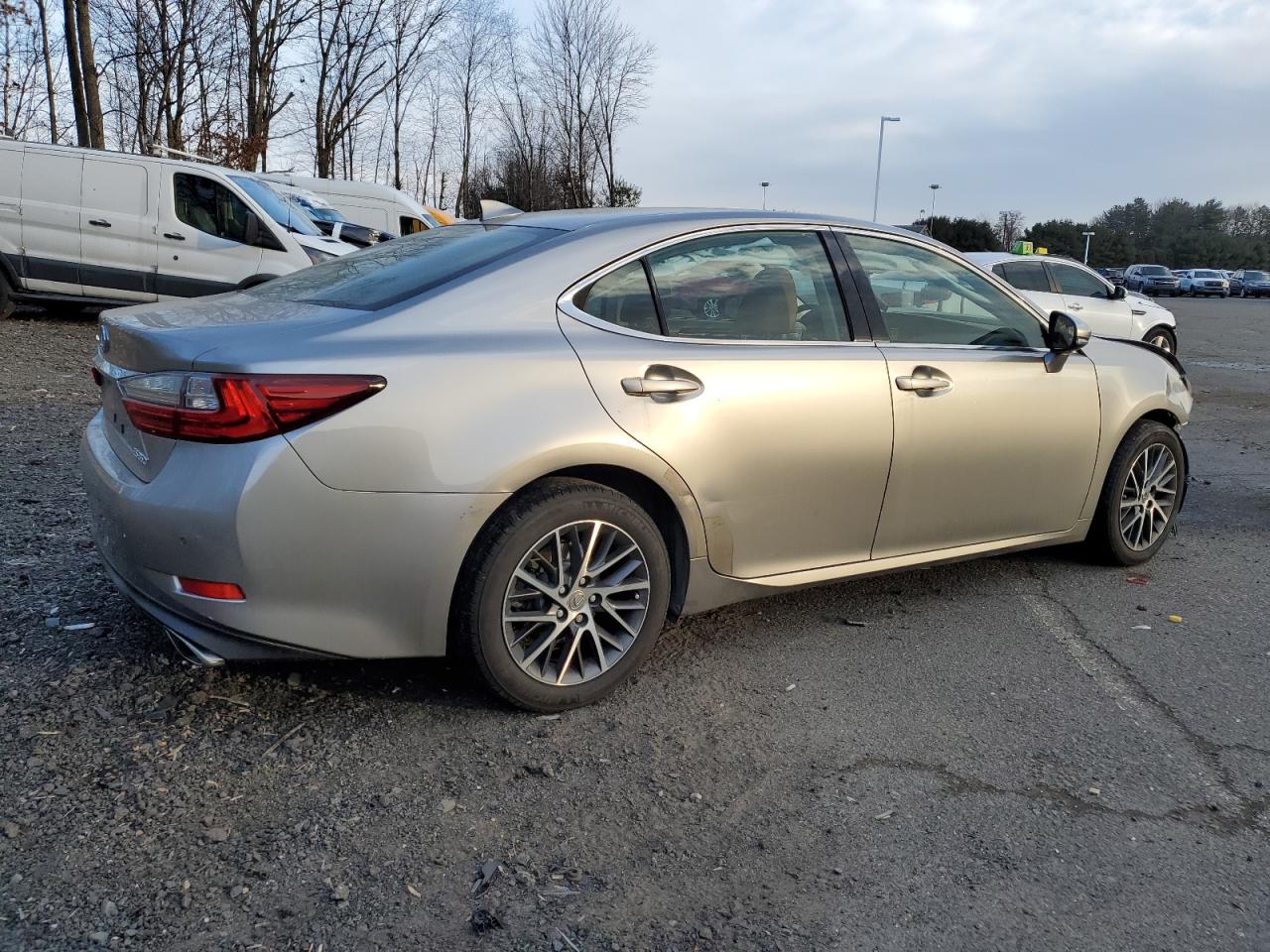 2016 Lexus ES - Image 3