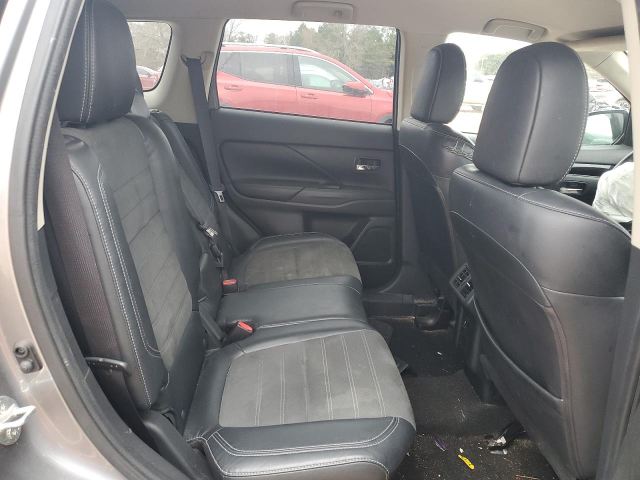 2019 Mitsubishi Outlander - Image 11