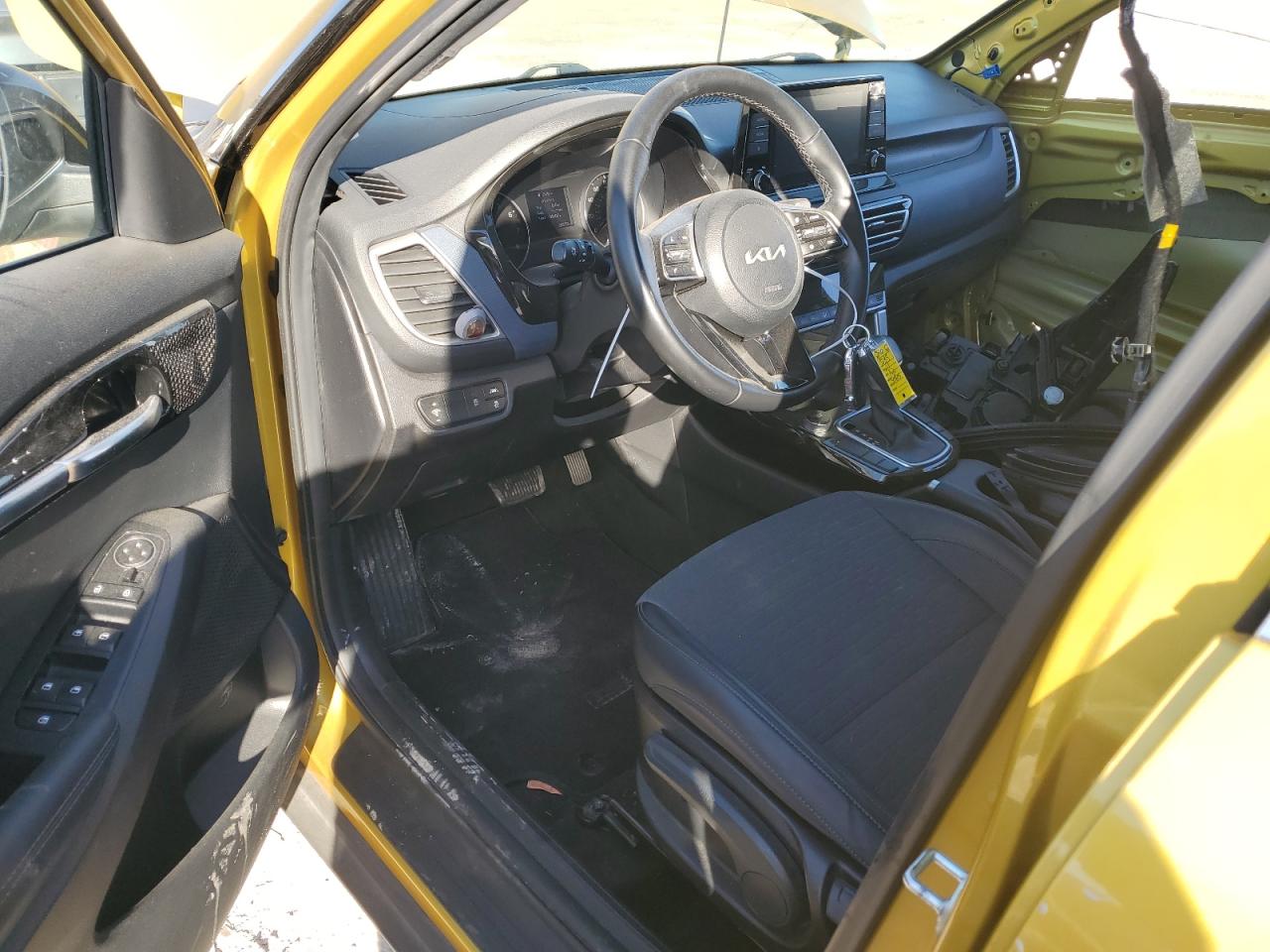 2023 Kia Seltos - Image 8