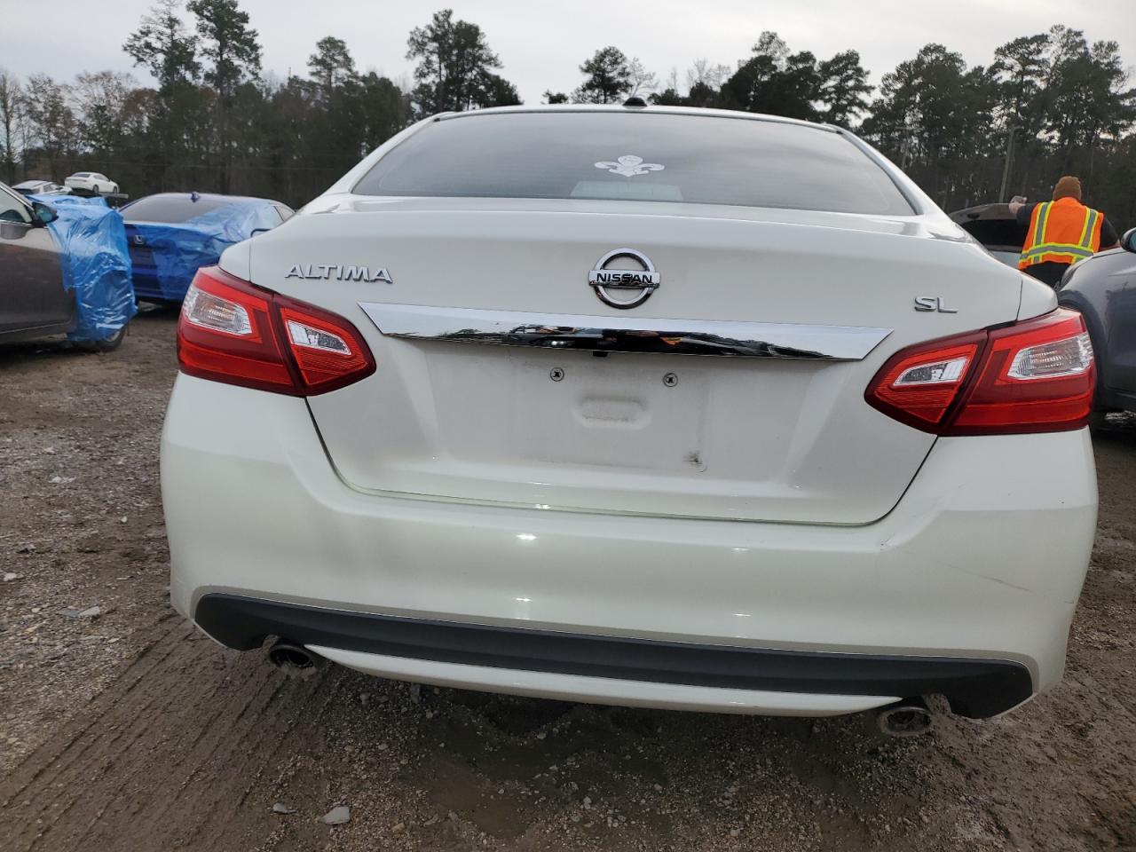2016 Nissan Altima - Image 6