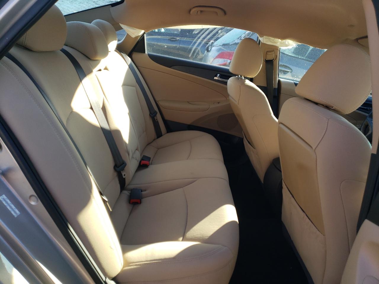 2011 Hyundai Sonata - Image 10