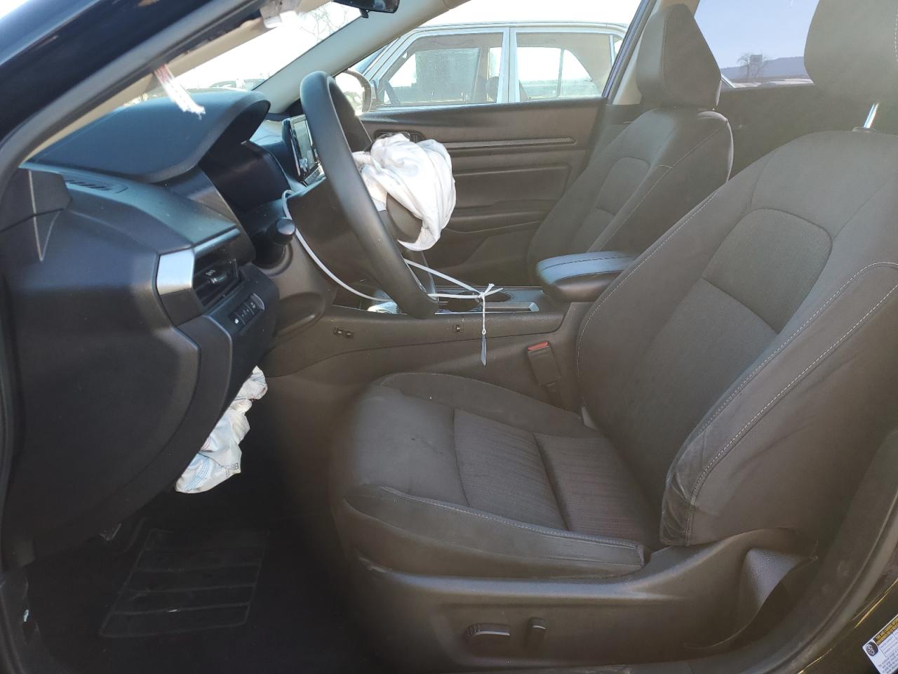 2021 Nissan Altima - Image 7