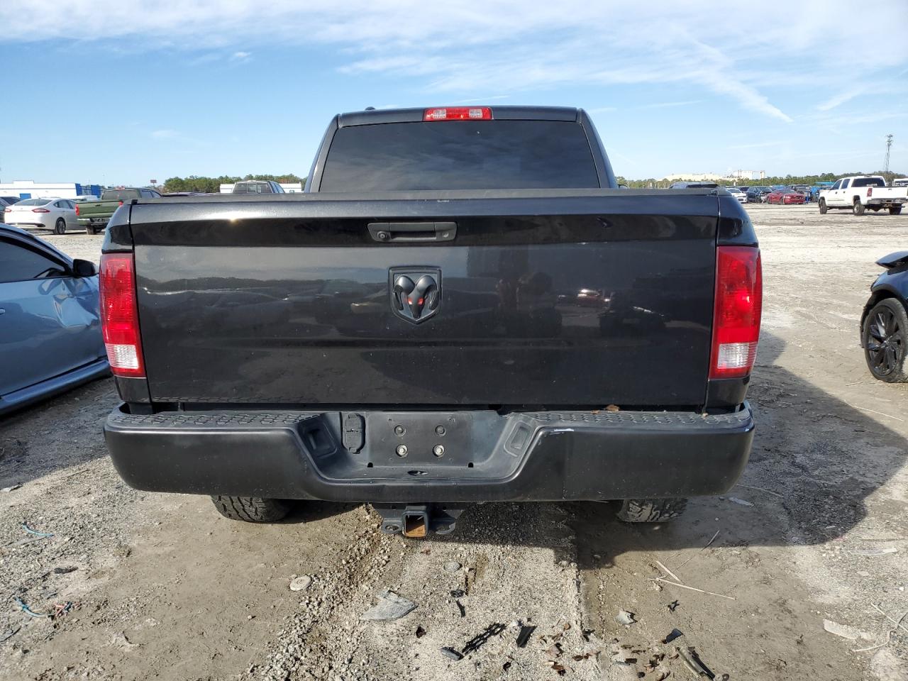 2015 RAM 1500 - Image 6