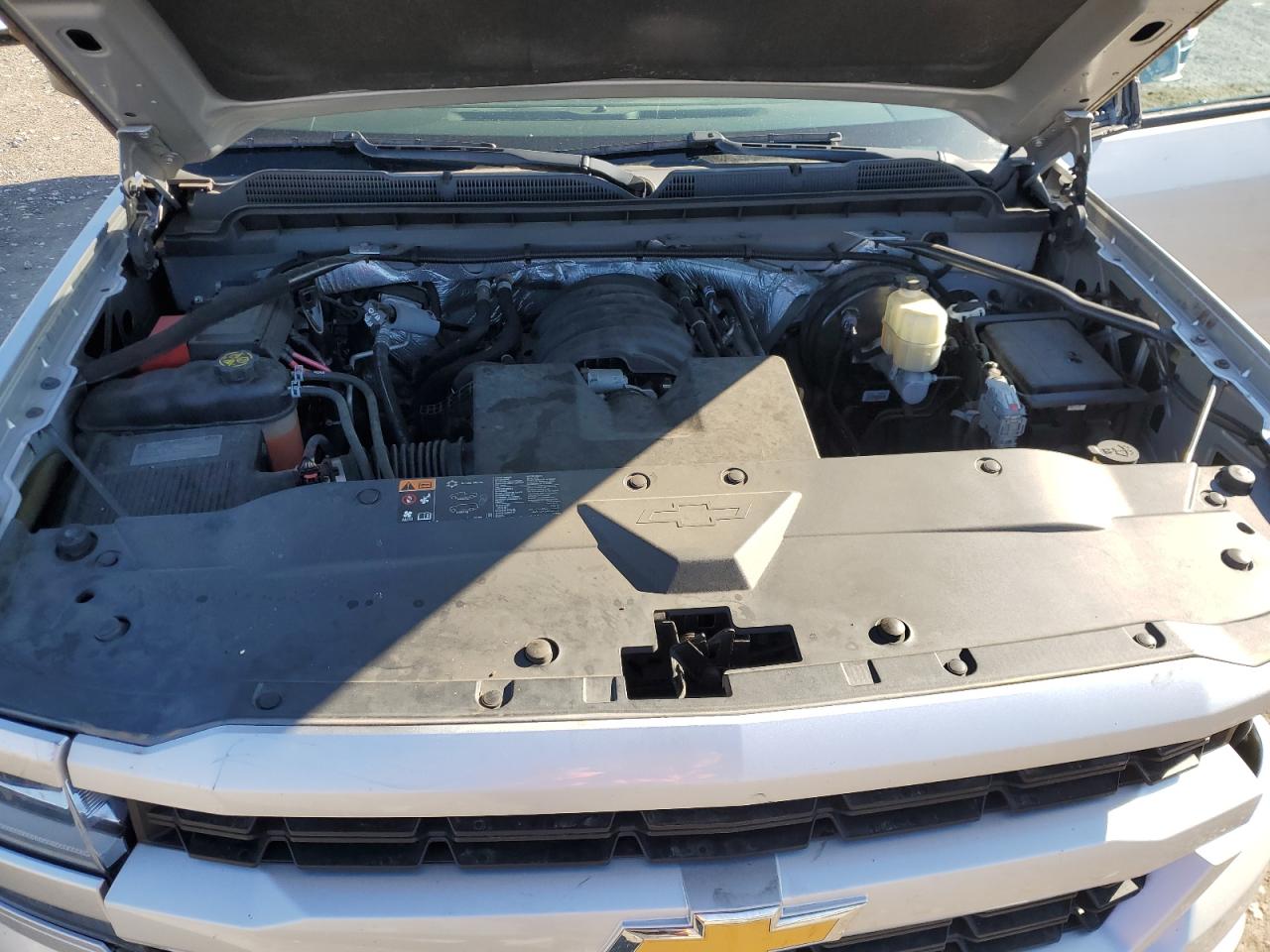 2016 Chevrolet Silverado - Image 12