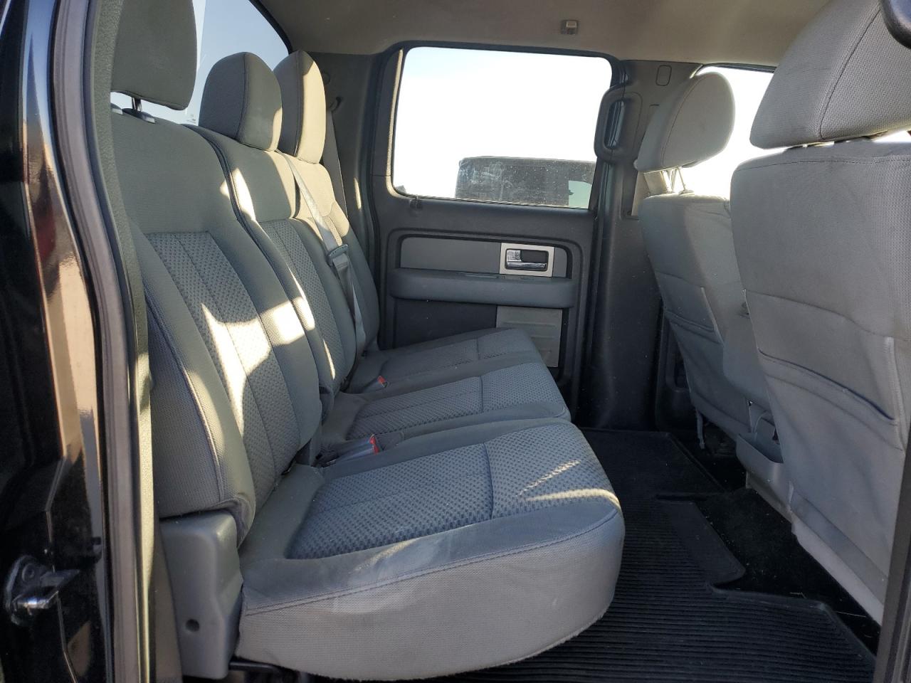 2011 Ford F-150 - Image 10
