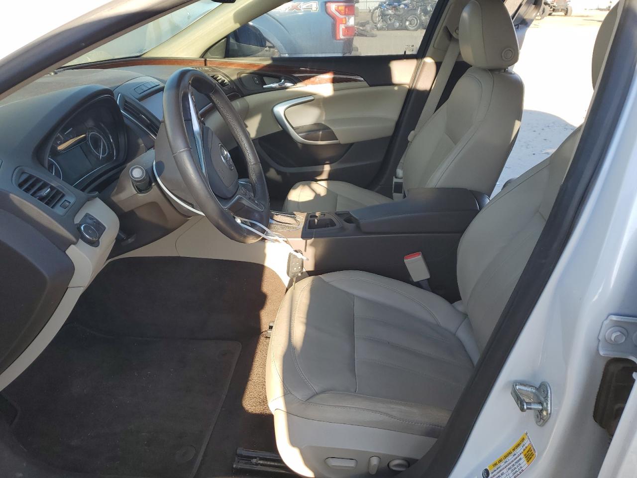 2016 Buick Regal - Image 7