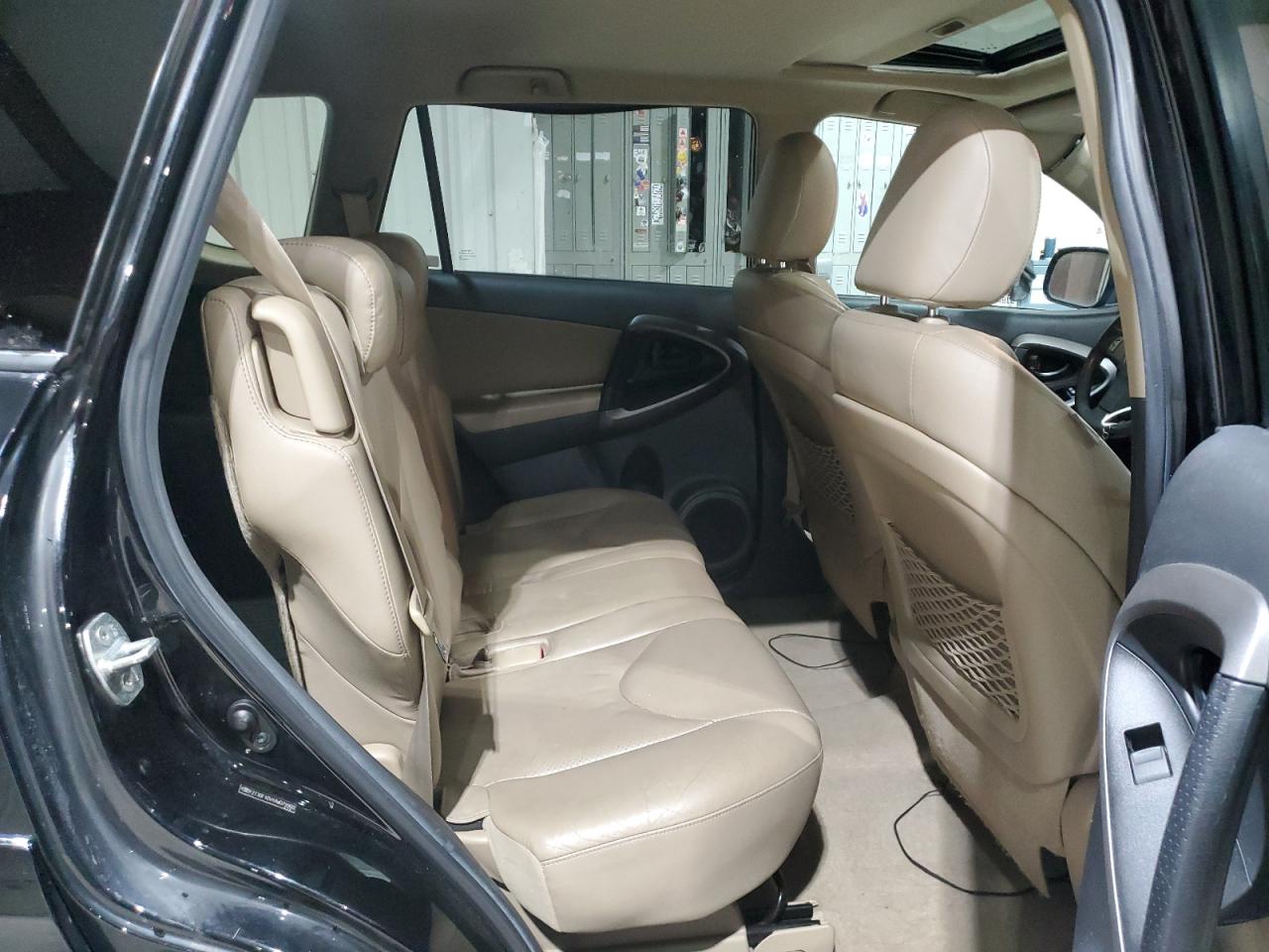 2010 Toyota RAV 4 - Image 11