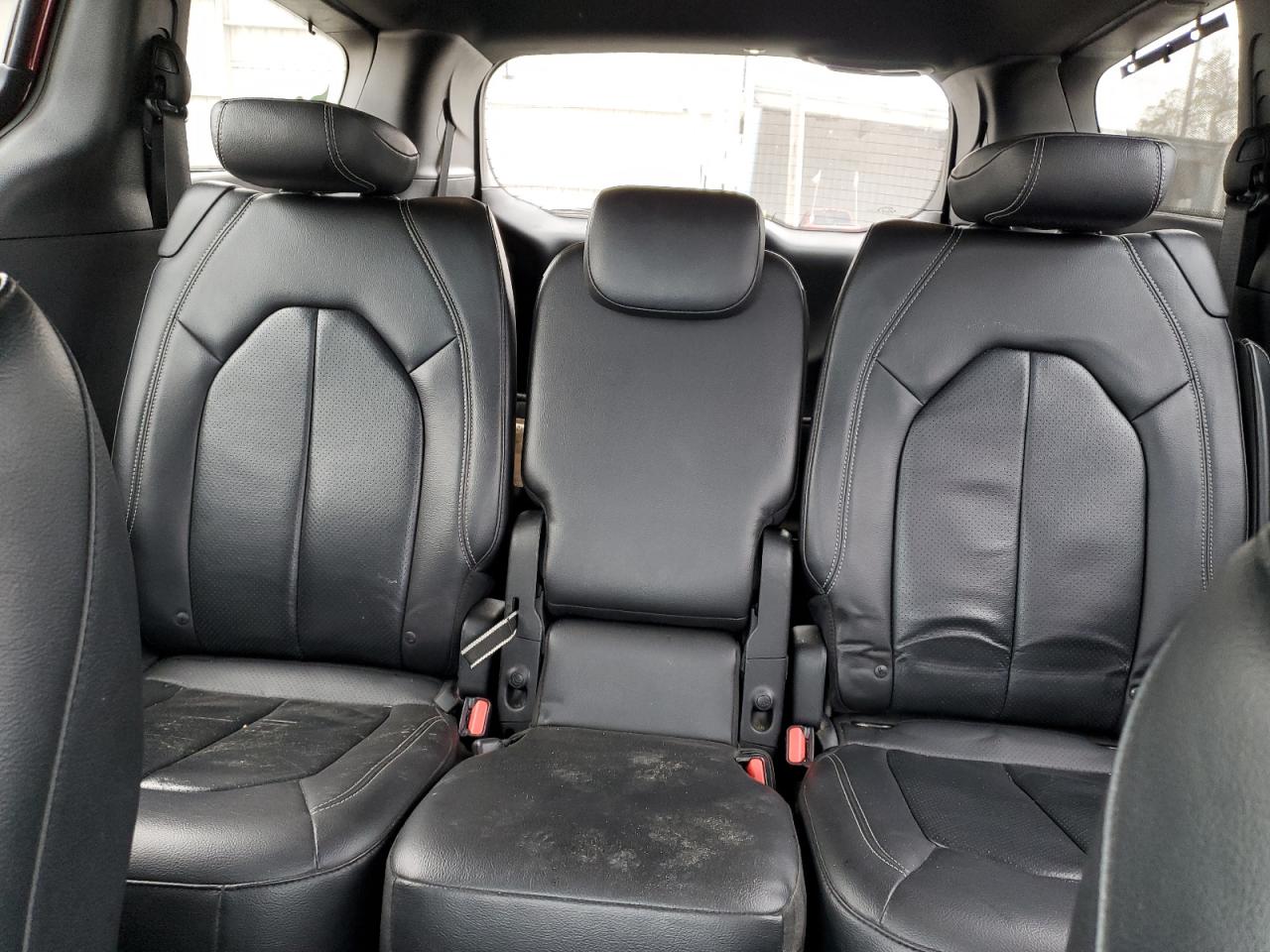 2018 Chrysler Pacifica - Image 10