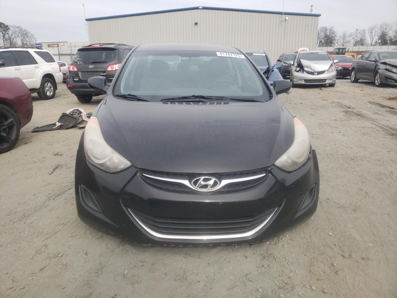 2011 Hyundai Elantra - Image 5