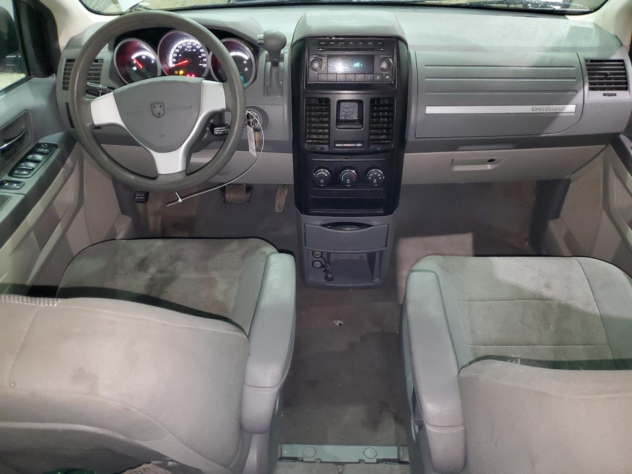 2009 Dodge Caravan - Image 8