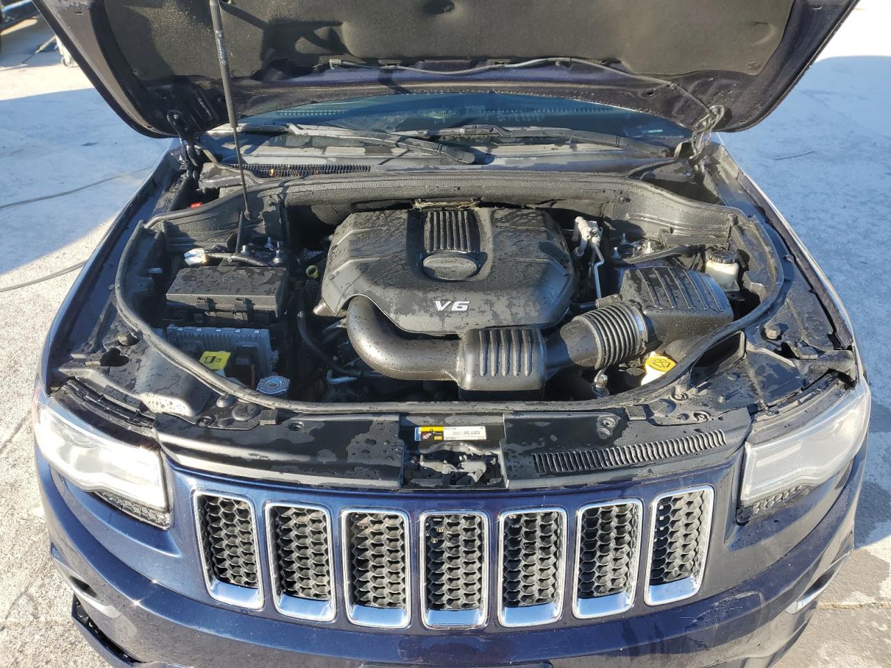 2014 Jeep Grand Cherokee - Image 12