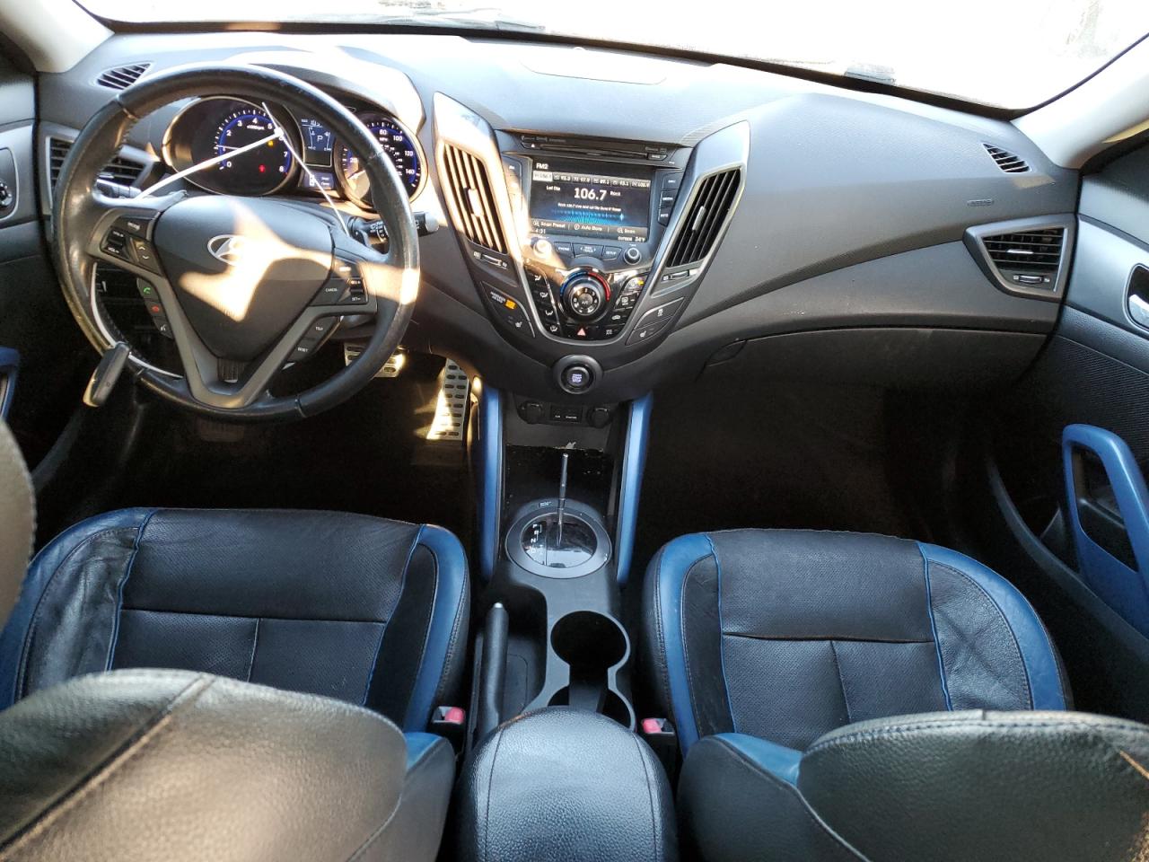 2013 Hyundai Veloster - Image 8