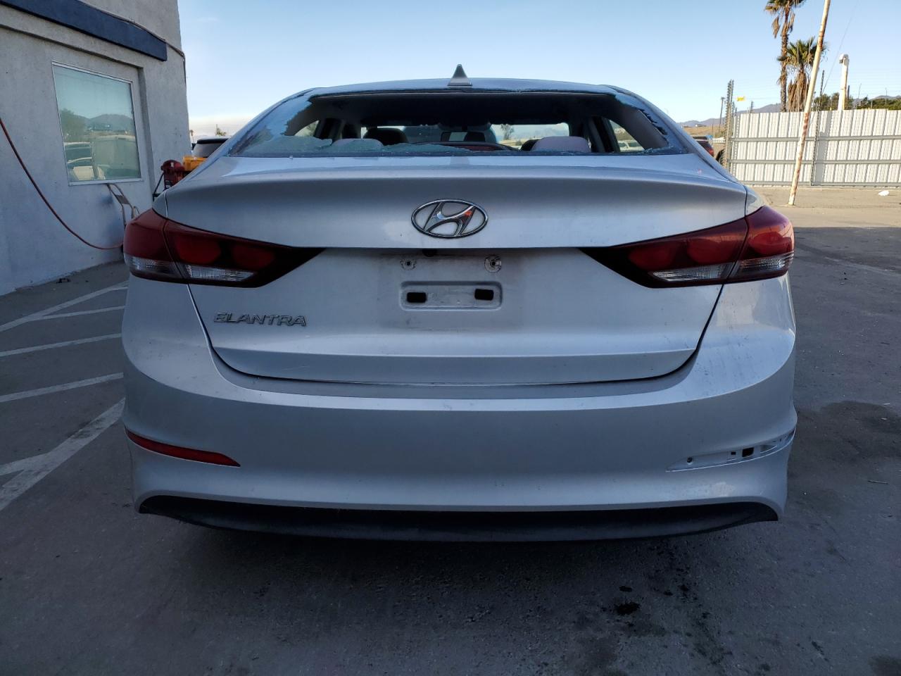 2017 Hyundai Elantra - Image 6