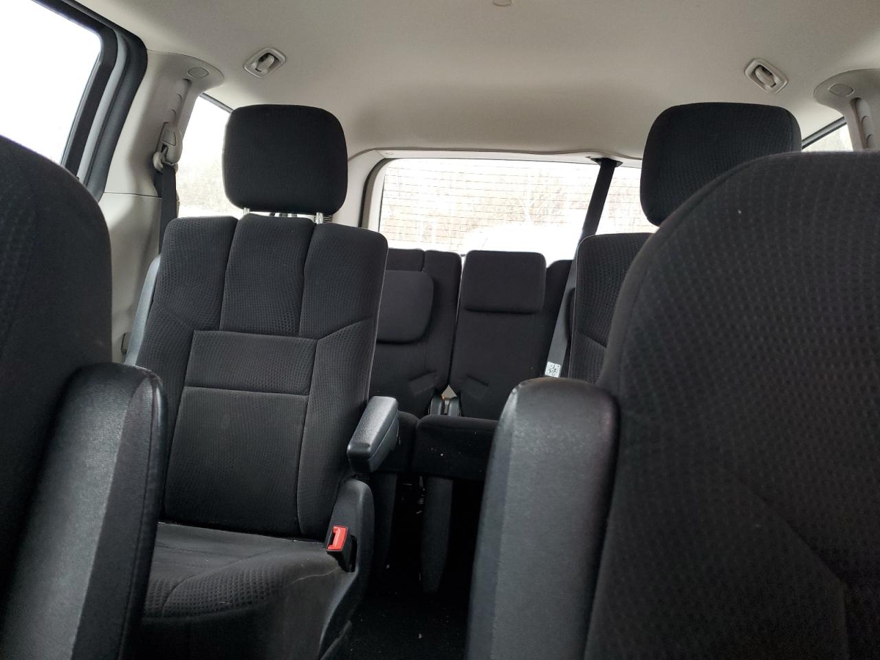 2013 Dodge Caravan - Image 10