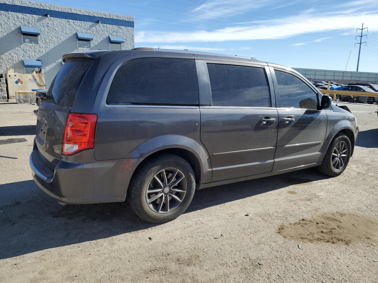 2017 Dodge Caravan - Image 3