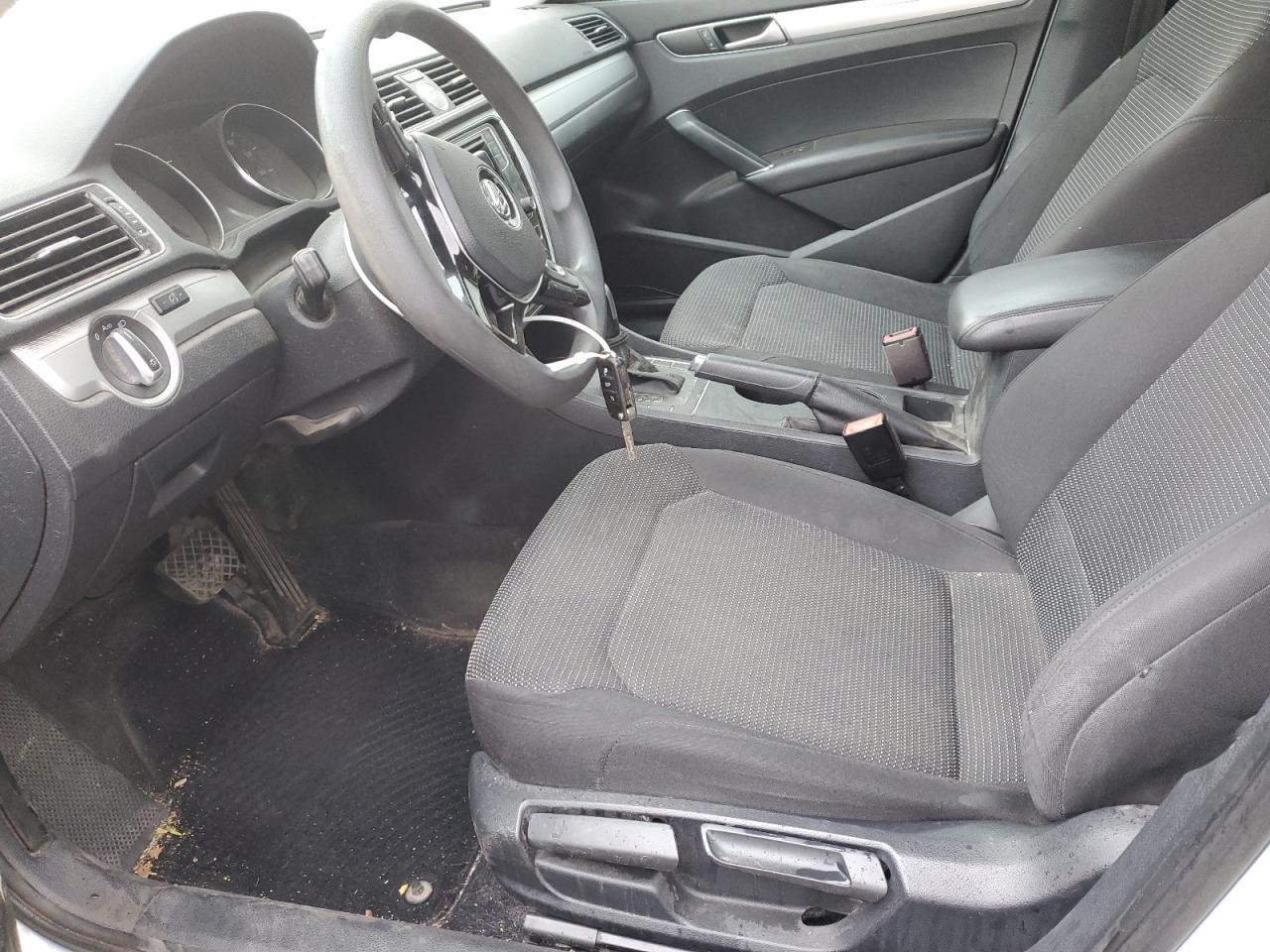 2016 Volkswagen Passat - Image 7