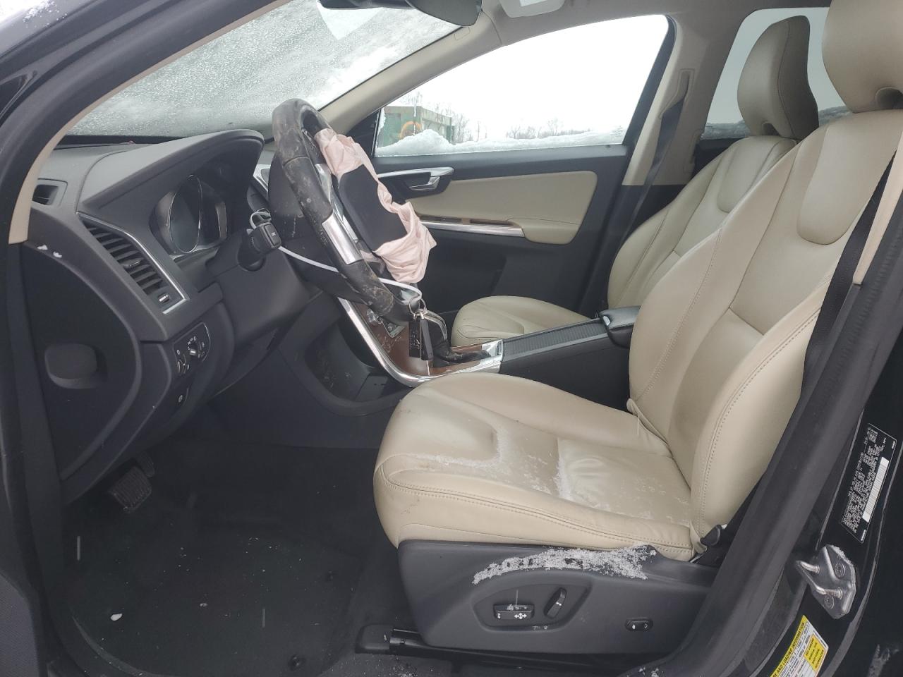 2017 Volvo XC60 - Image 7