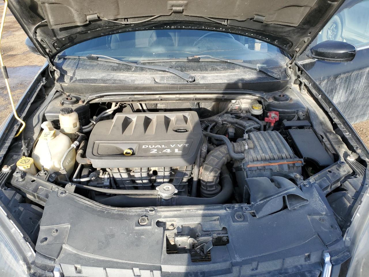 2013 Chrysler 200 - Image 11