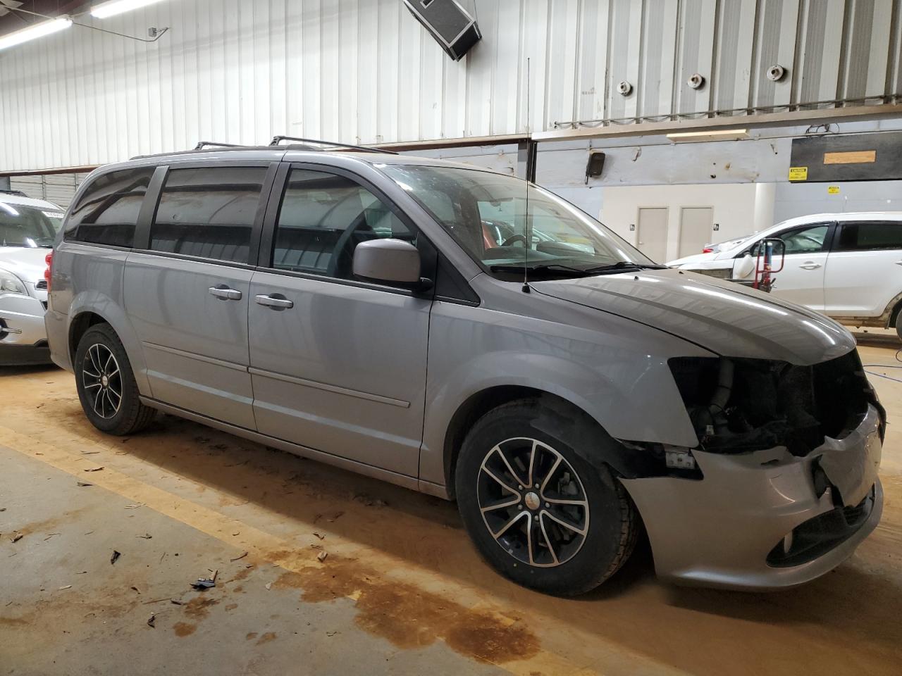 2016 Dodge Caravan - Image 4