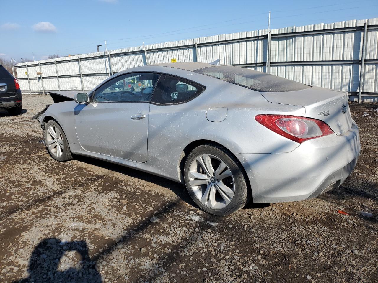 2010 Hyundai Genesis - Image 2