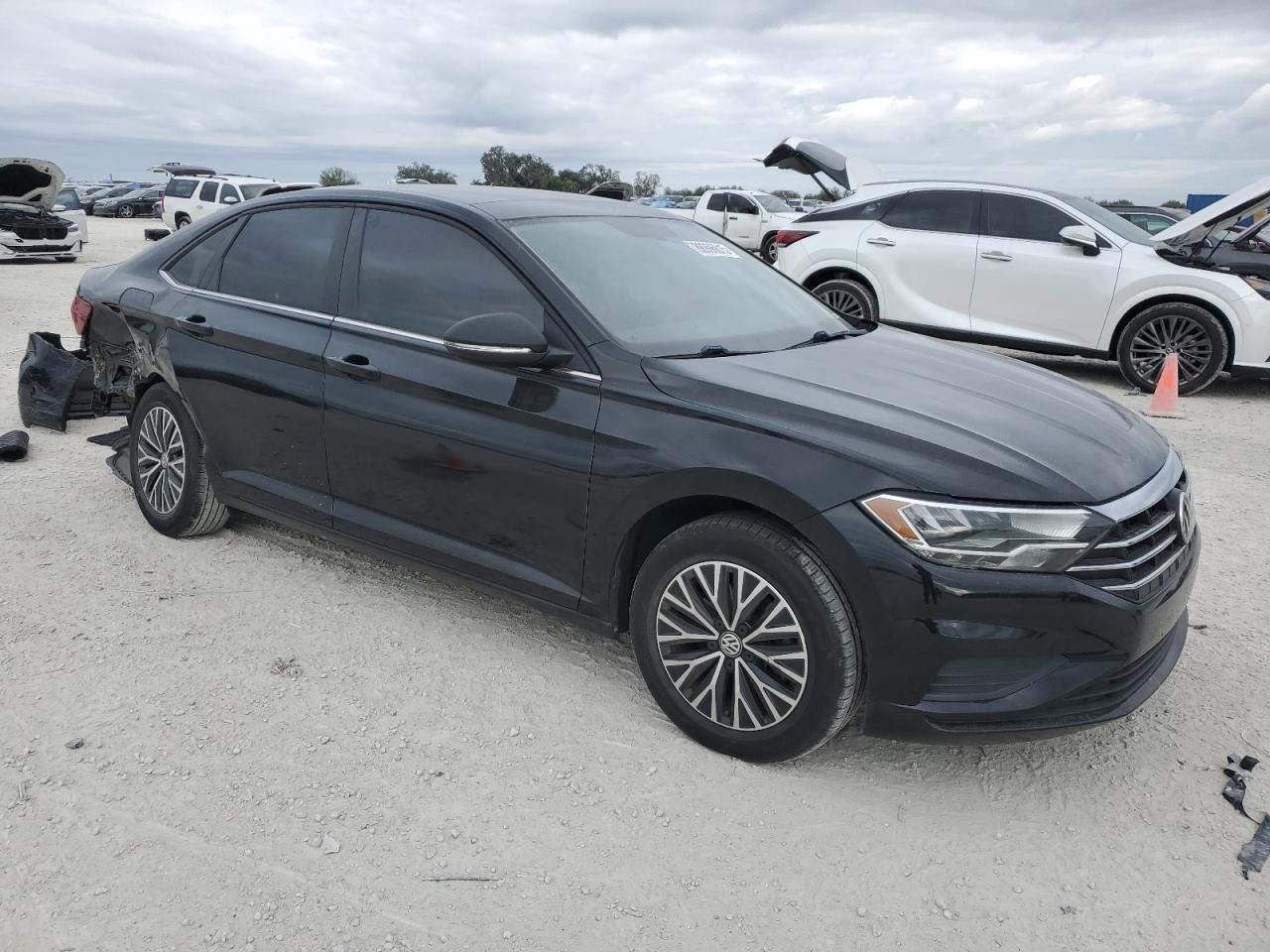2019 Volkswagen Jetta - Image 4