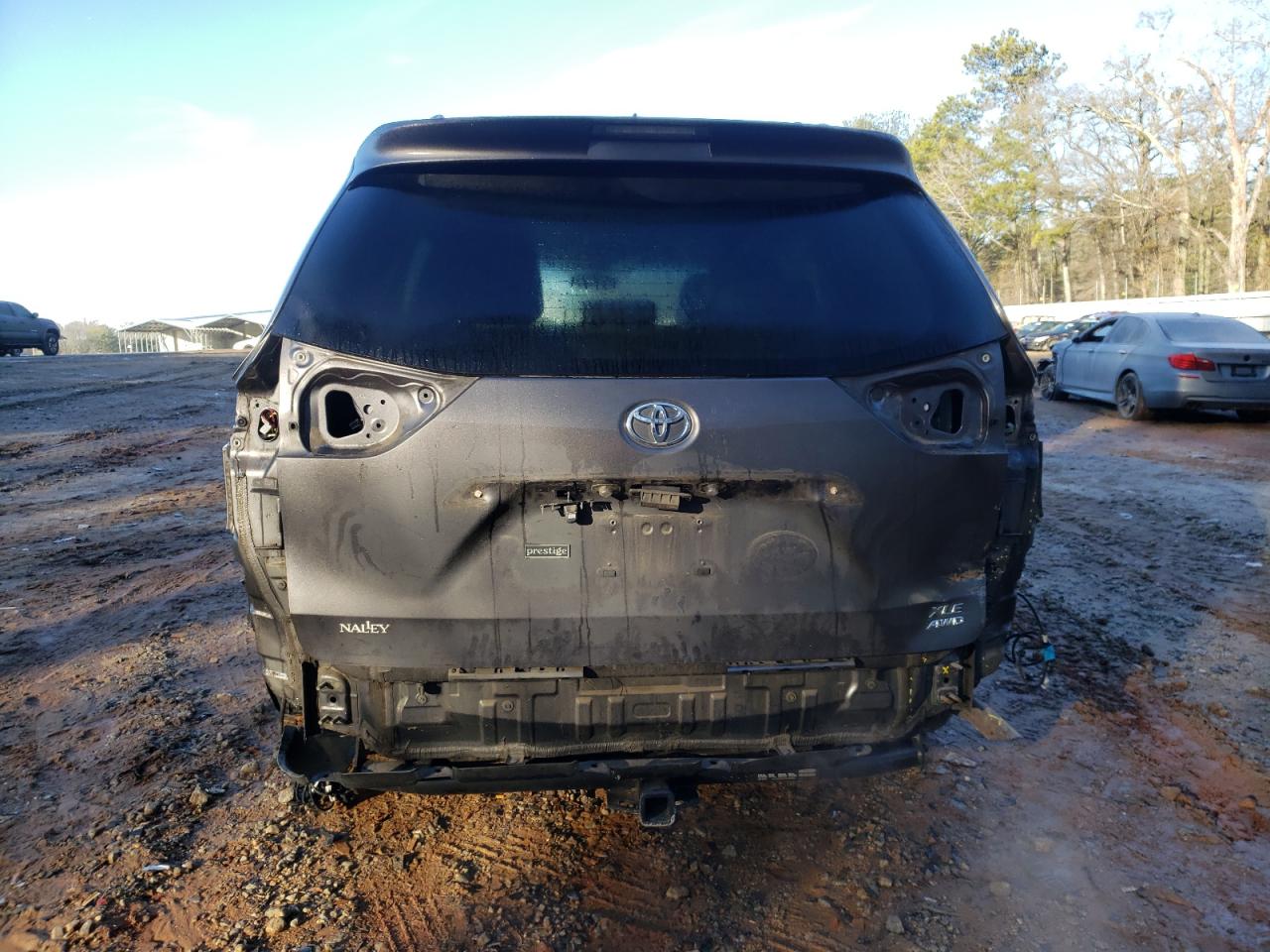 2012 Toyota Sienna - Image 6