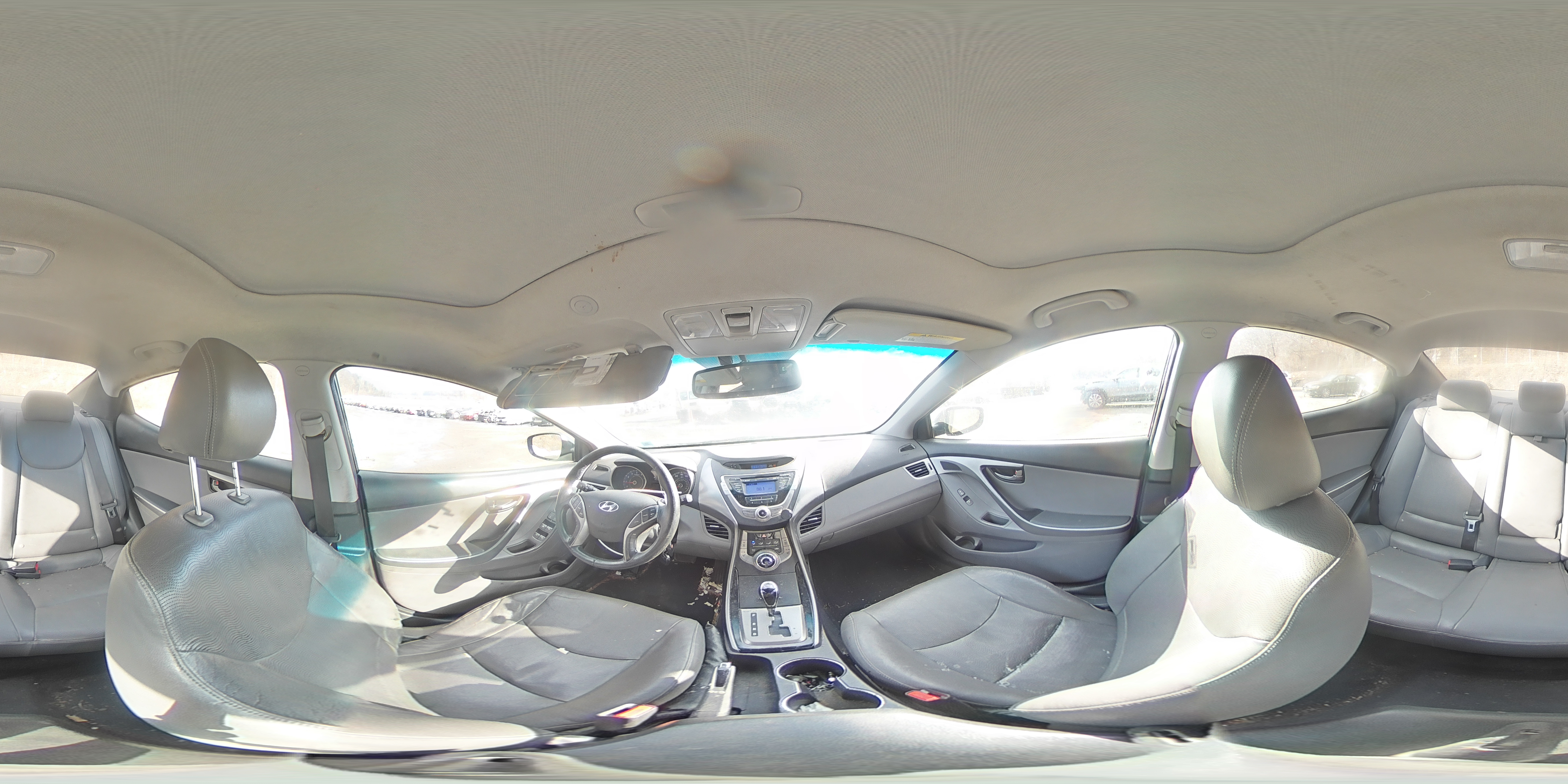 2013 Hyundai Elantra - Image 13