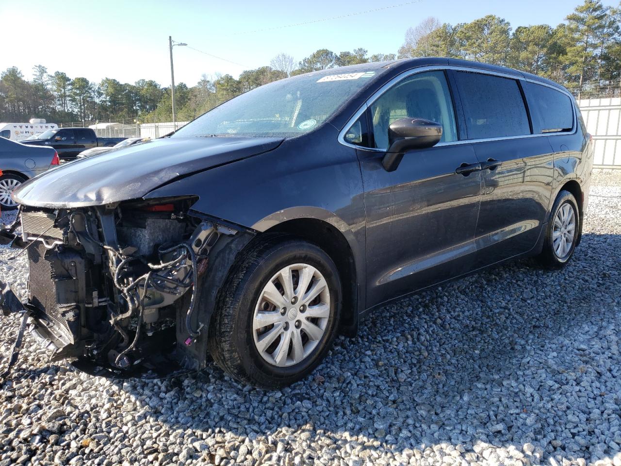 2020 Chrysler Voyager - Image 1