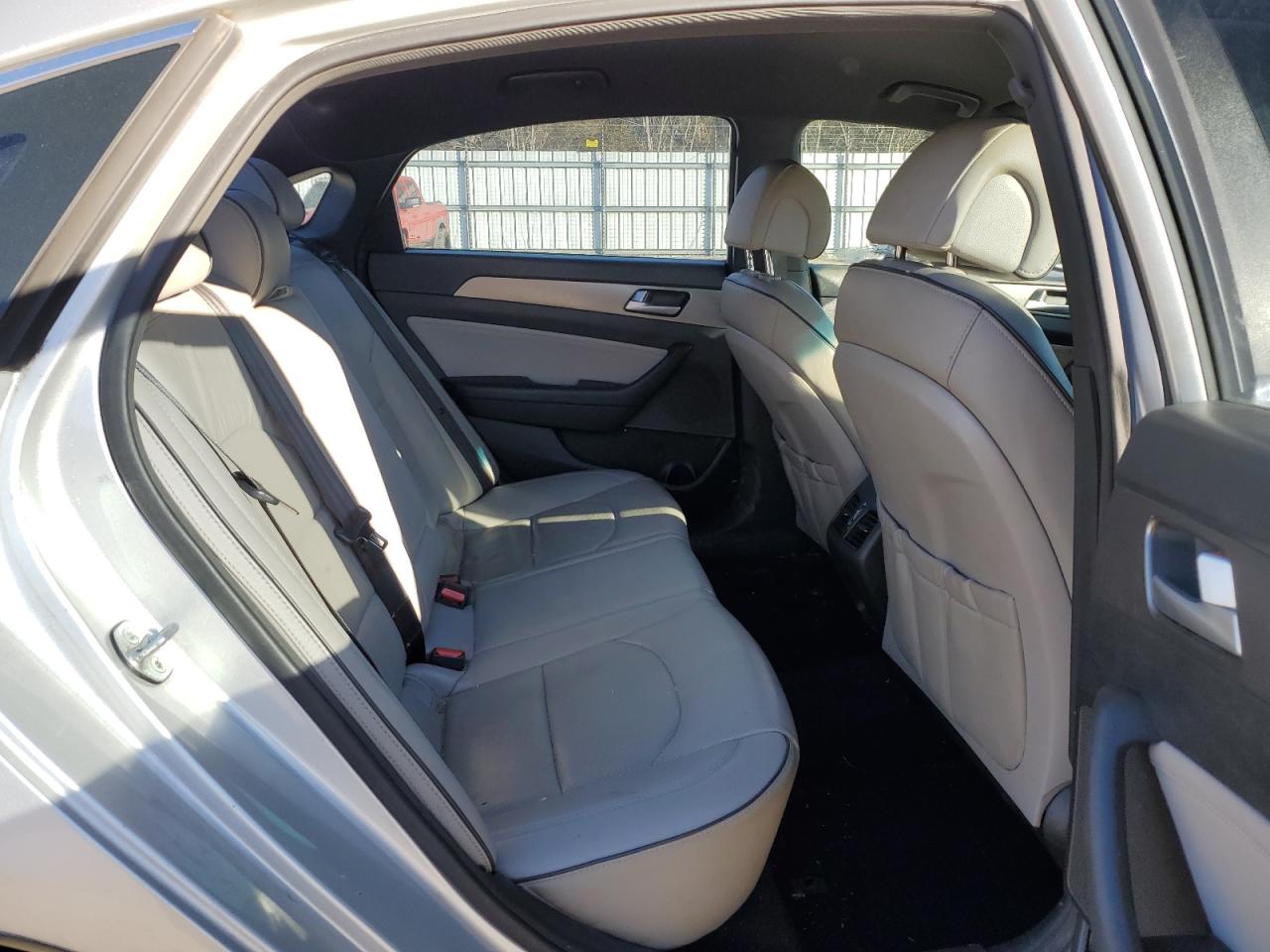 2015 Hyundai Sonata - Image 11