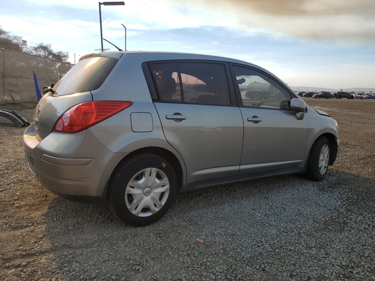 2011 Nissan Versa - Image 3