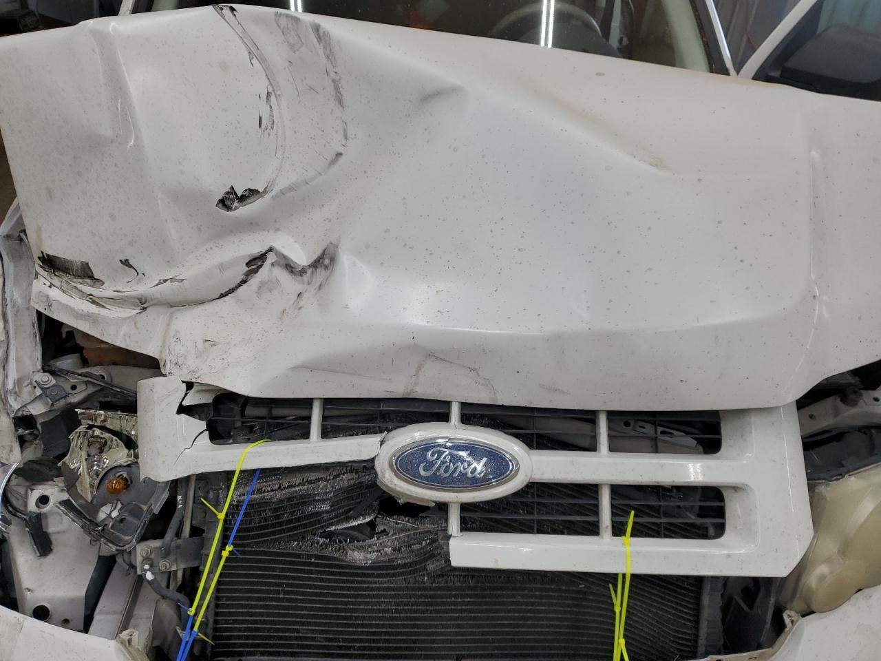 2009 Ford Escape - Image 12
