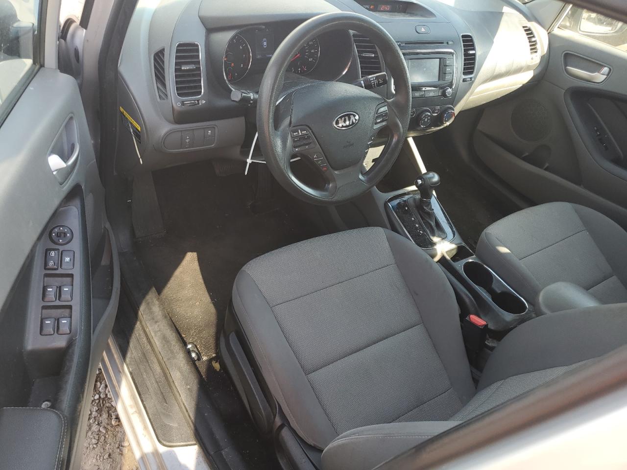 2018 Kia Forte - Image 8