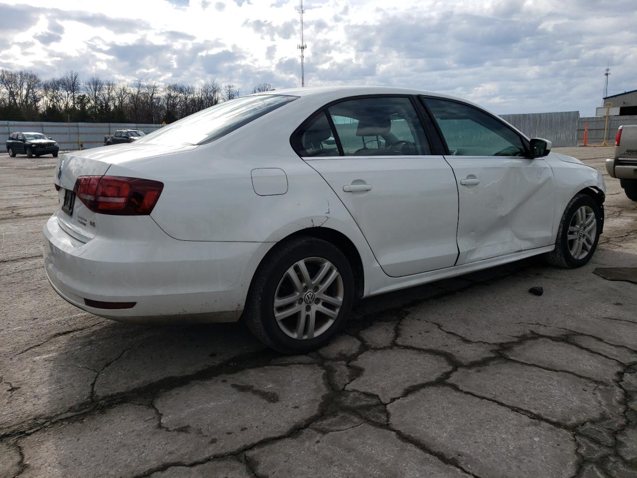 2017 Volkswagen Jetta - Image 3
