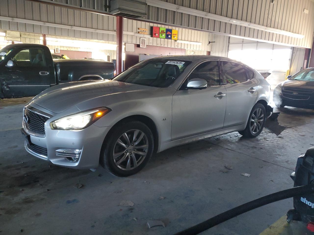 2016 Infiniti Q70 - Image 1