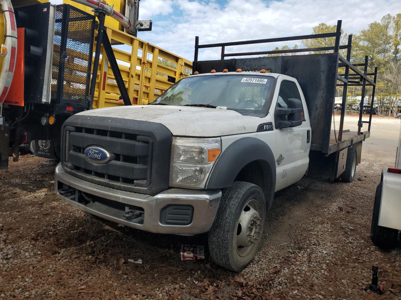 2011 Ford F550 - Image 2