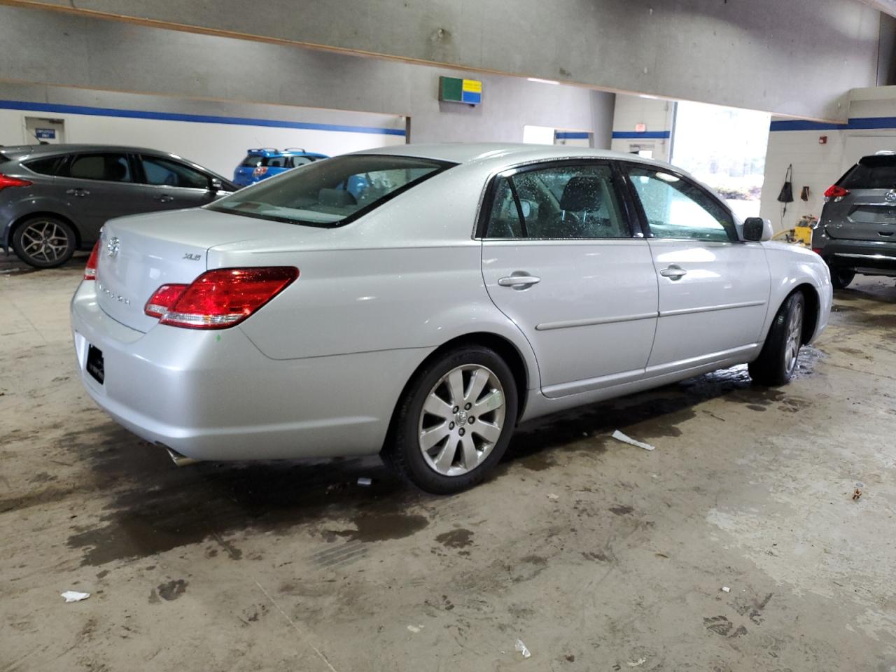 2007 Toyota Avalon - Image 3