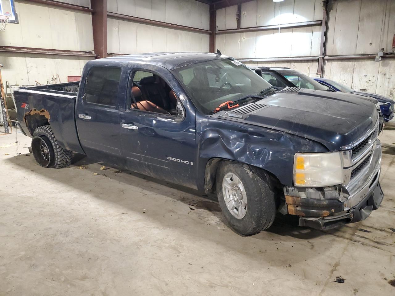 2007 Chevrolet Silverado - Image 4
