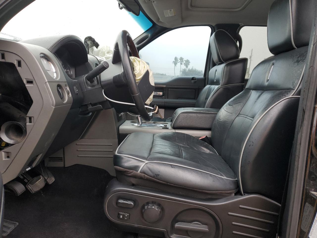 2008 Lincoln Mark LT - Image 7