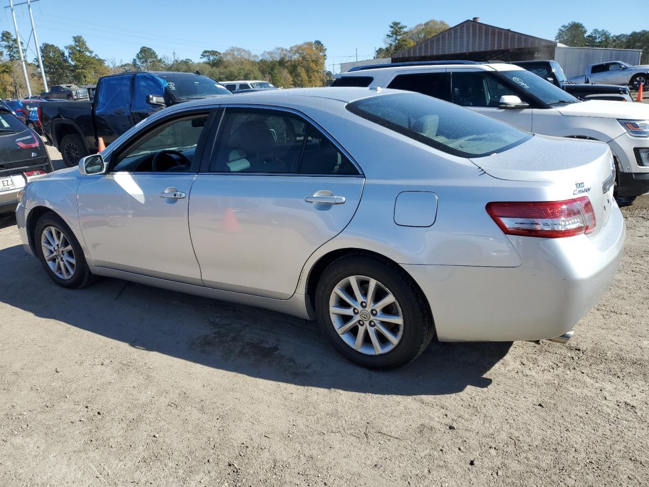 2011 Toyota Camry - Image 2