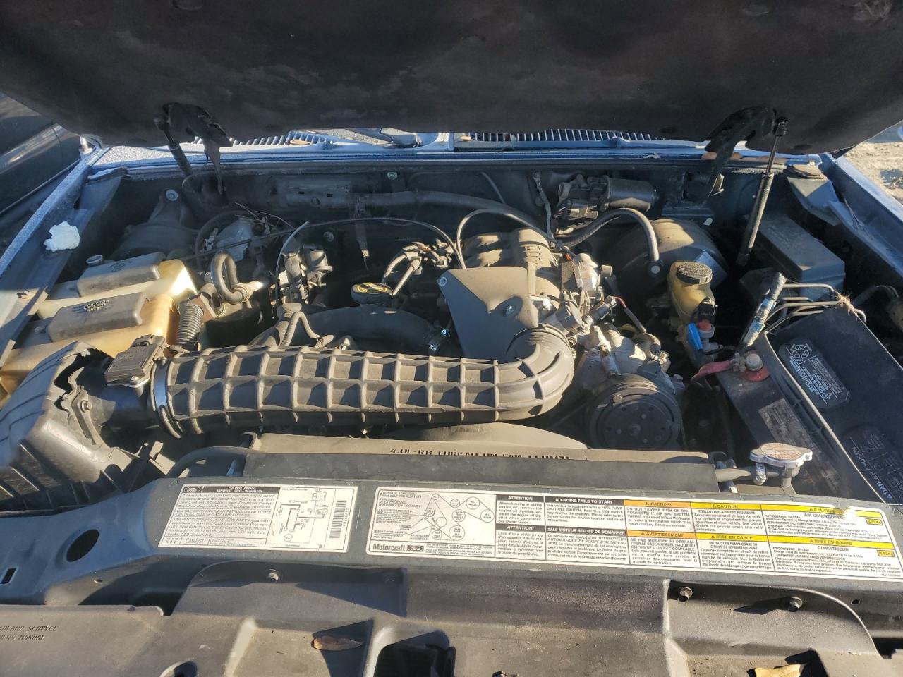 2000 Ford Explorer - Image 12