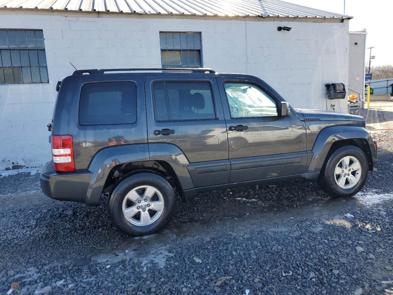 2011 Jeep Liberty (North America) - Image 3