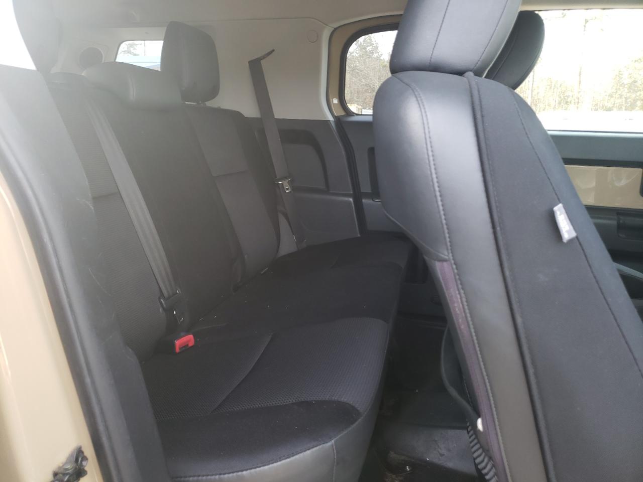 2012 Toyota FJ Cruiser - Image 11