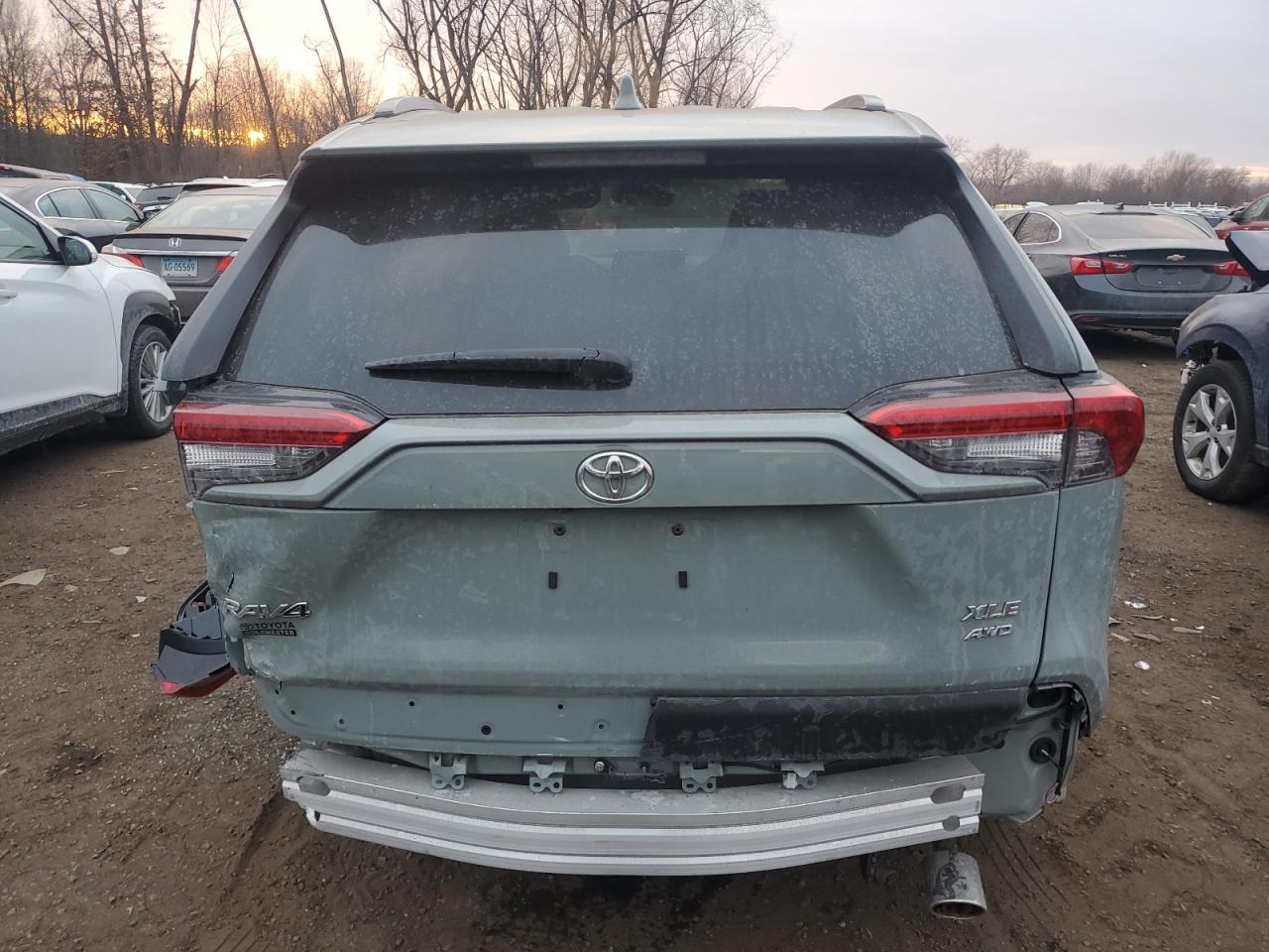 VIN JTMP1RFV5KD021201 2019 TOYOTA RAV4 no.6