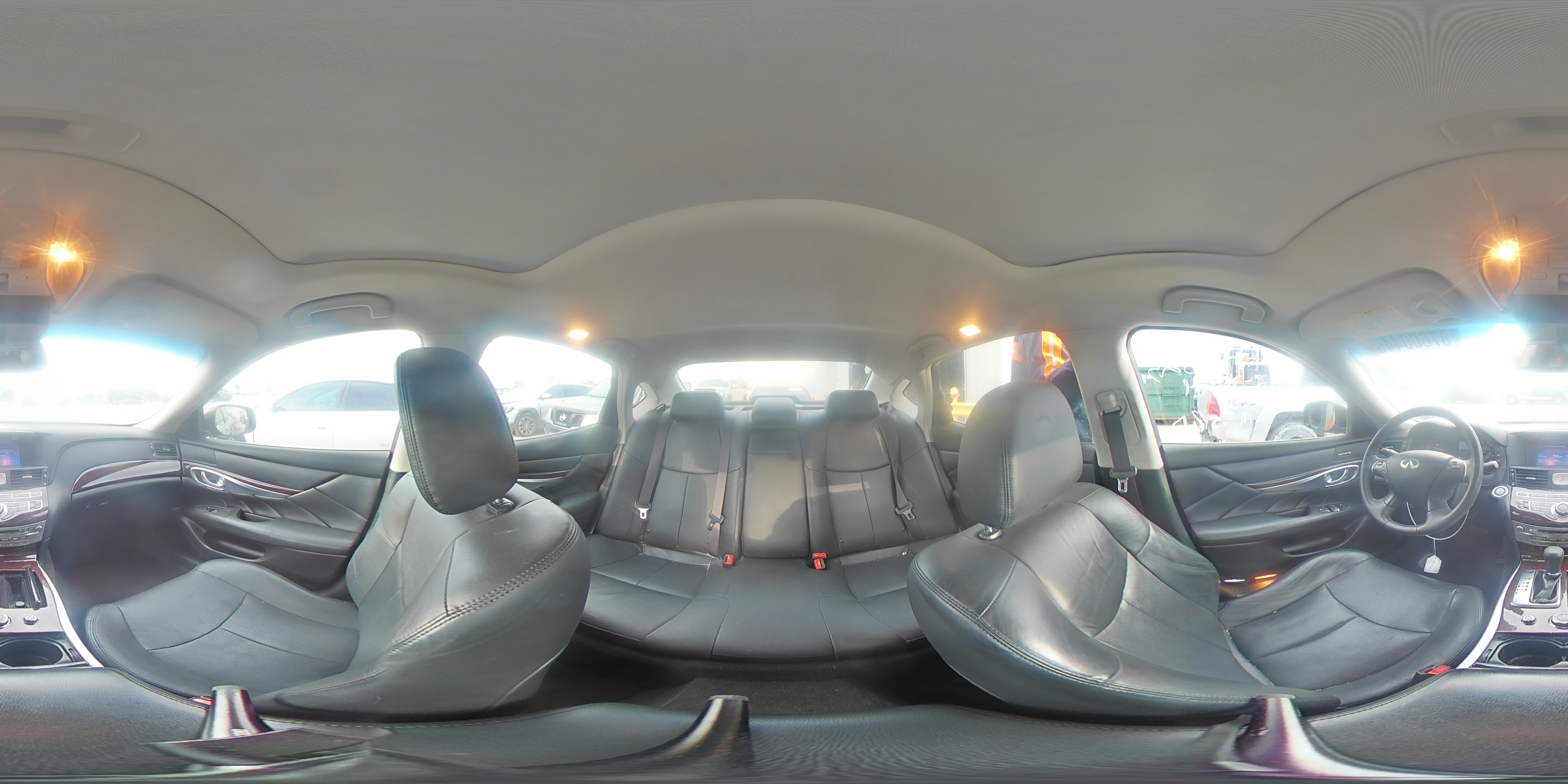 2017 Infiniti Q70 - Image 14