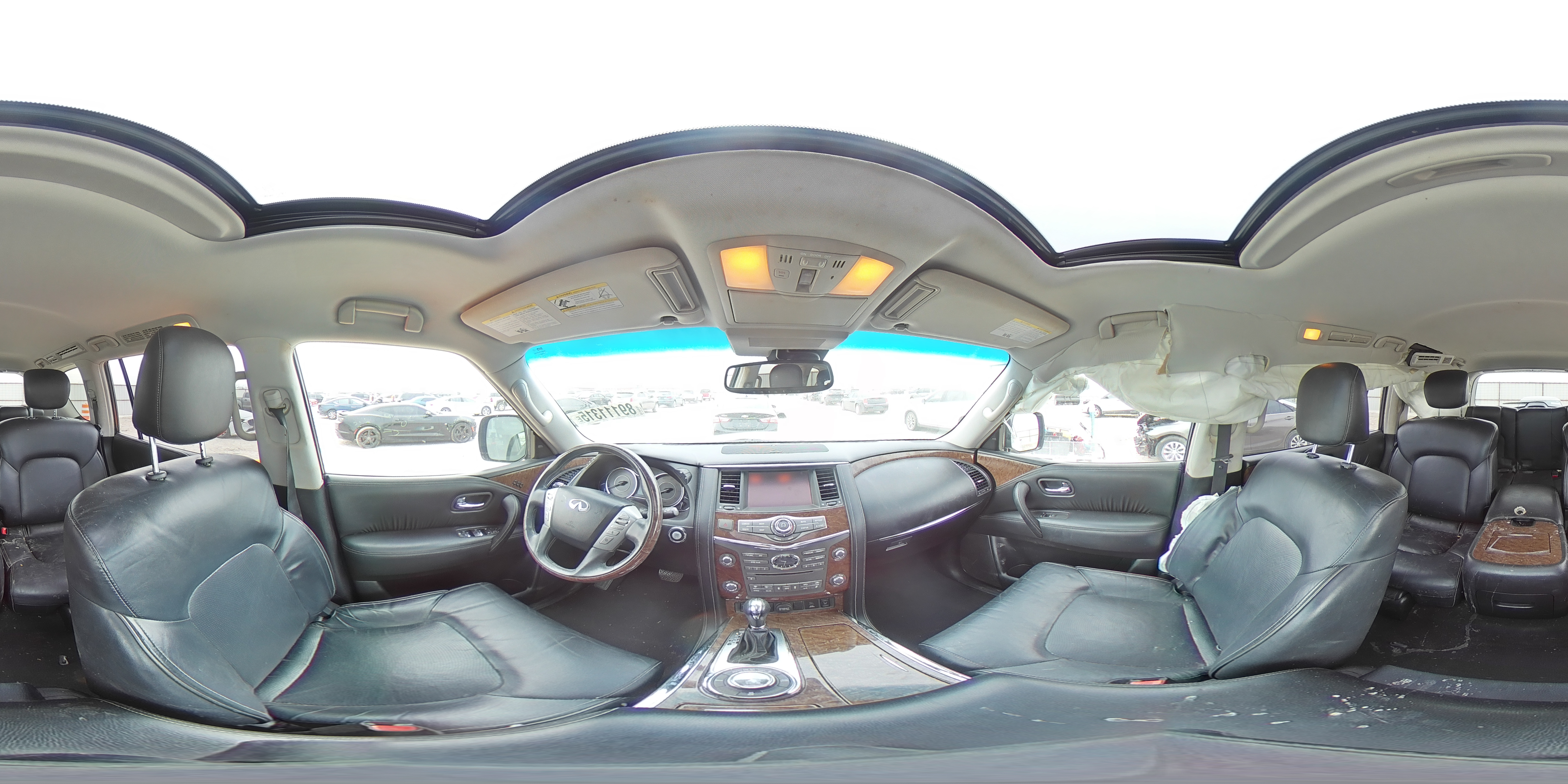 2017 Infiniti QX80 - Image 14