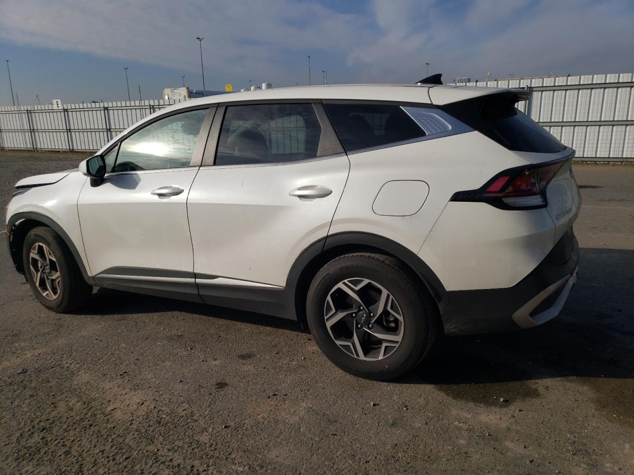 2024 Kia Sportage - Image 2