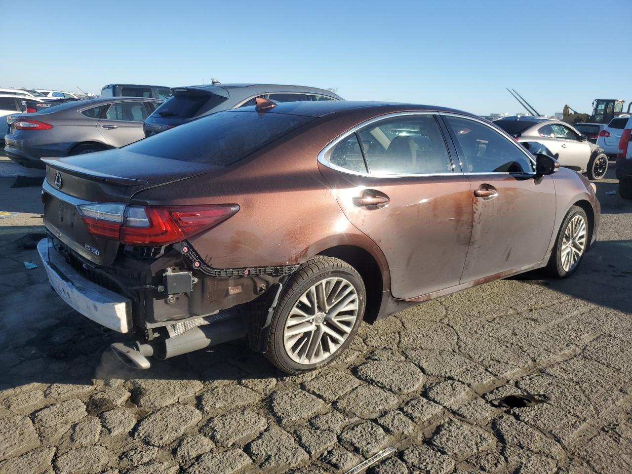 2016 Lexus ES - Image 3