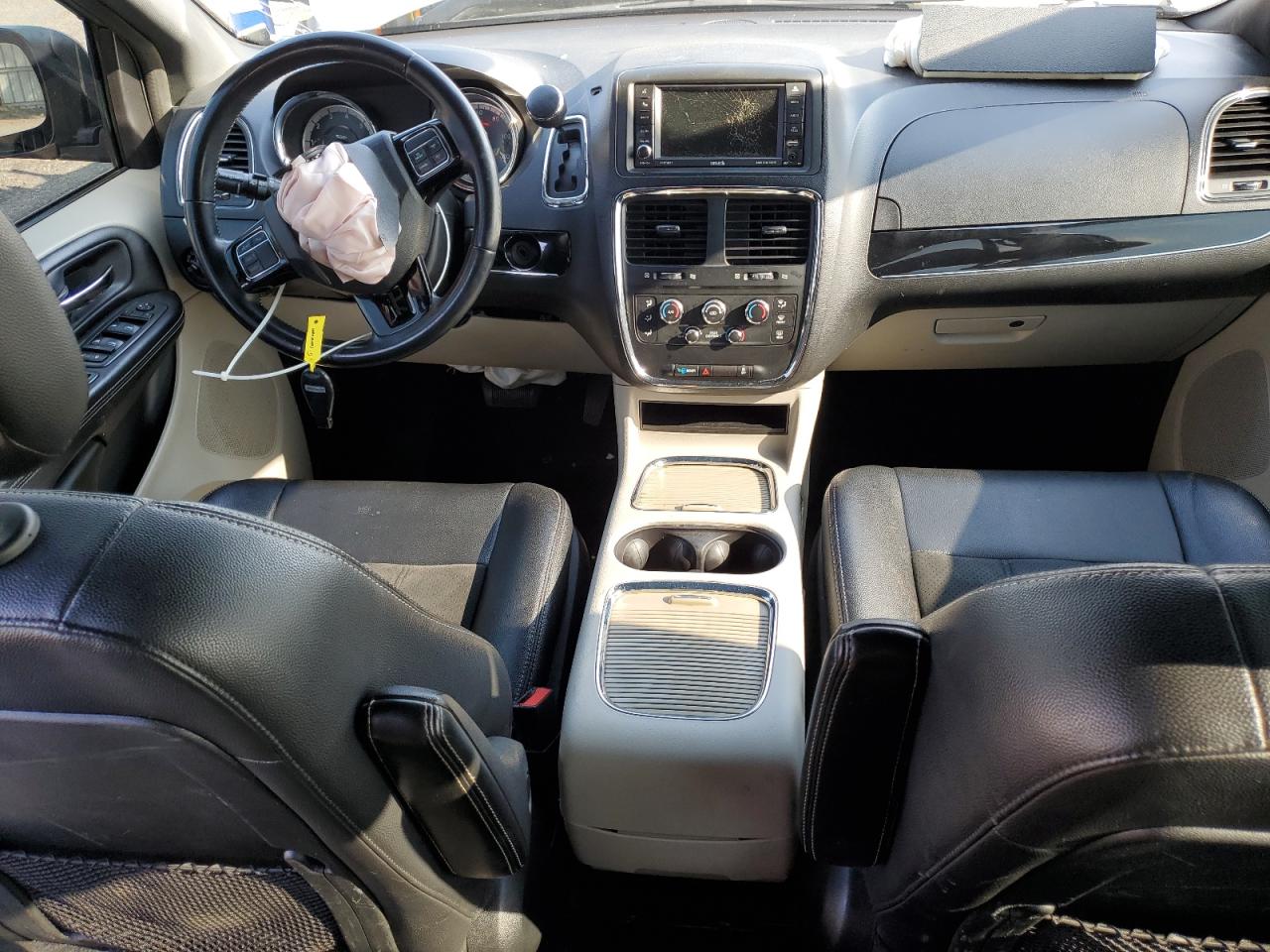 2019 Dodge Caravan - Image 8