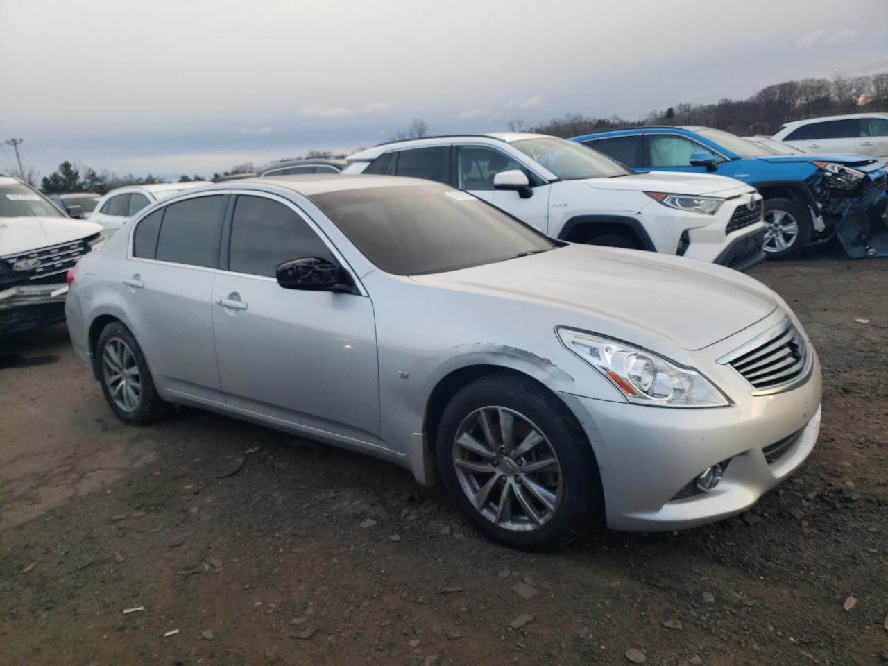 2015 Infiniti Q40 - Image 4