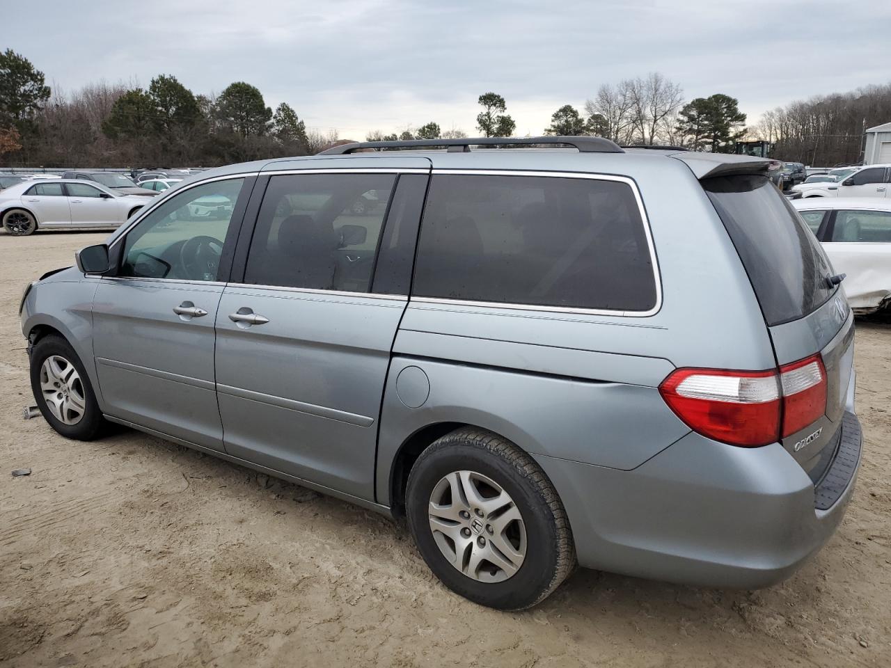 2006 Honda Odyssey - Image 2